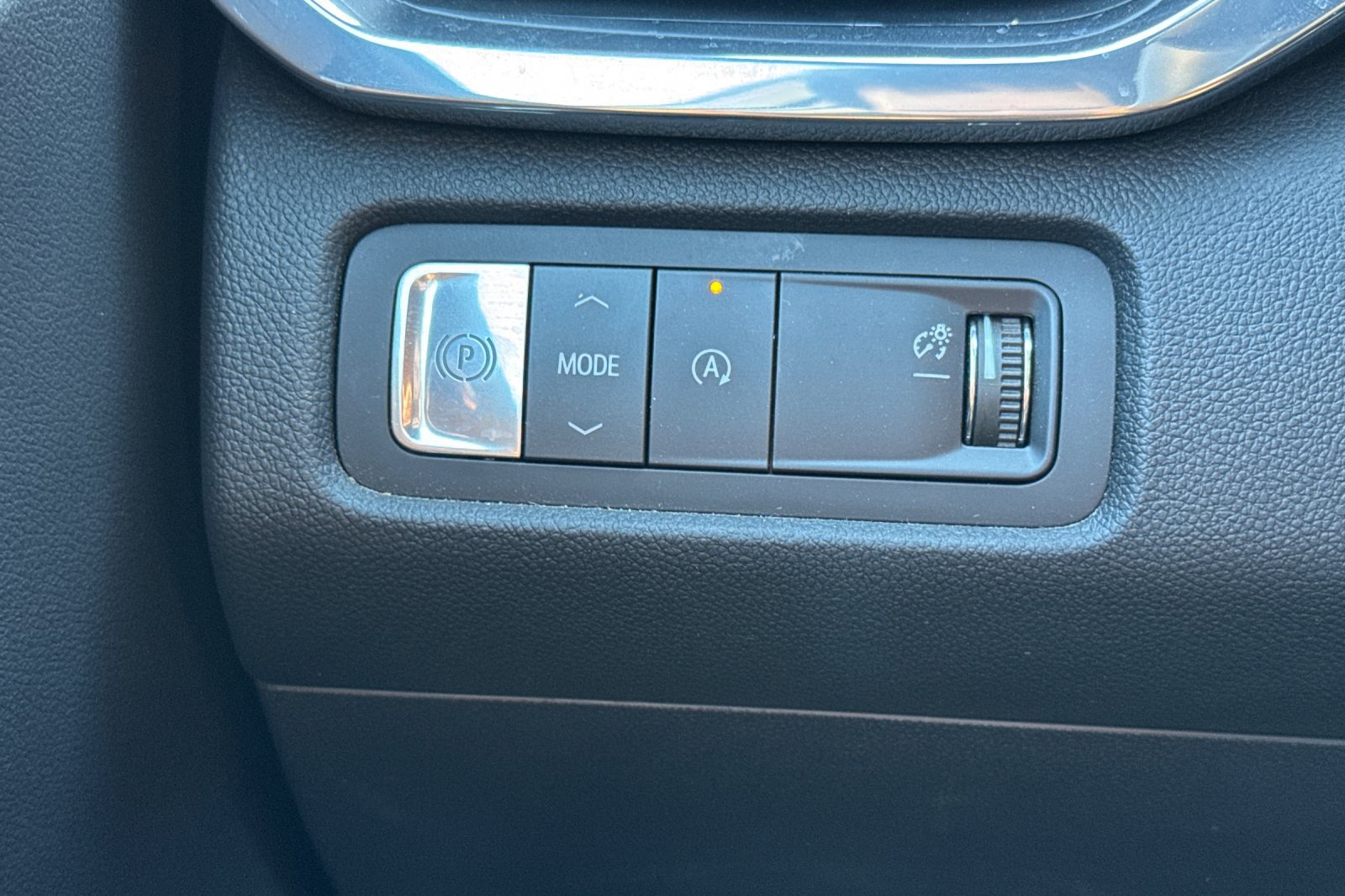 Used 2026 GMC Acadia Elevation w/ Elevation Premium Package FWD image 42