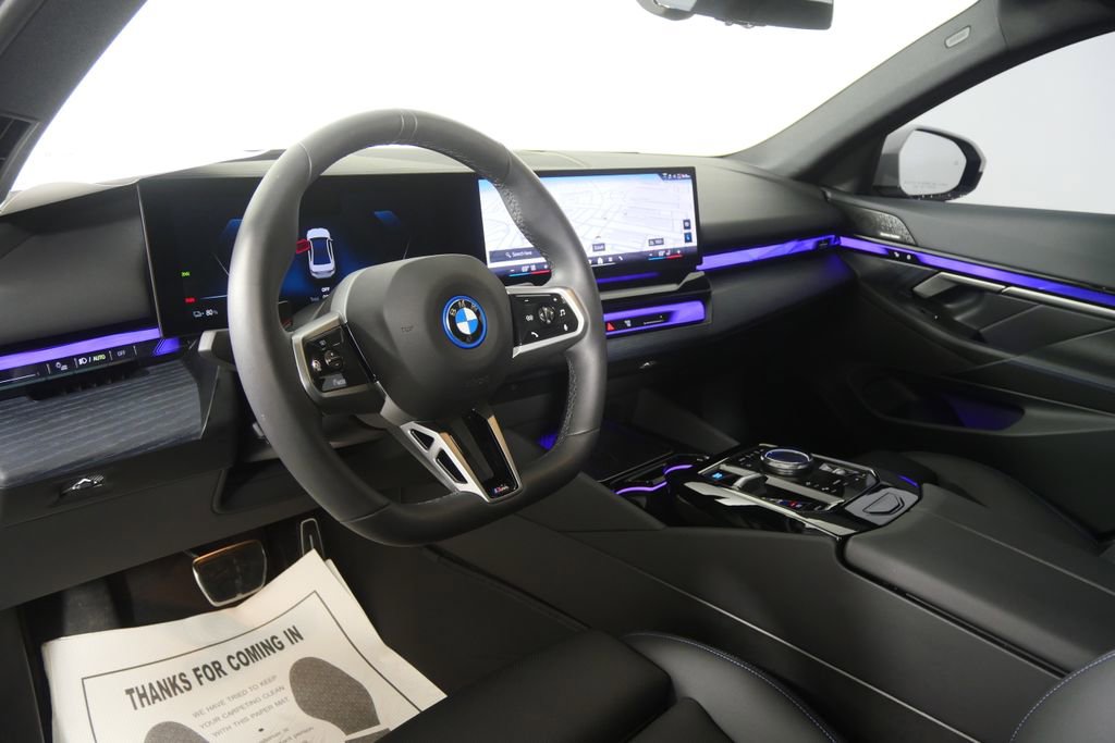 Used 2025 BMW i5 eDrive40i w/ M Sport Package image 12