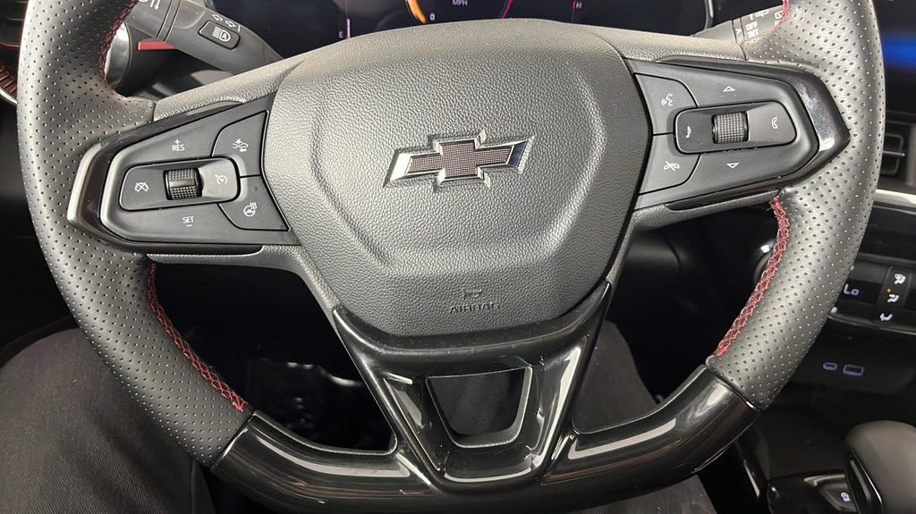 Used 2024 Chevrolet Trax RS w/ Sunroof Package FWD image 35