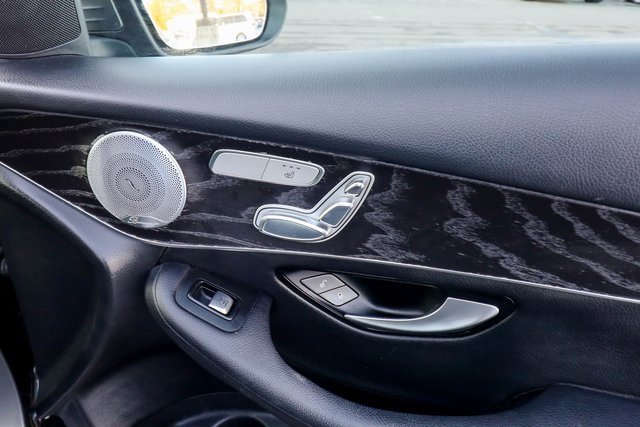 Used 2018 Mercedes-Benz GLC 300 4MATIC image 46