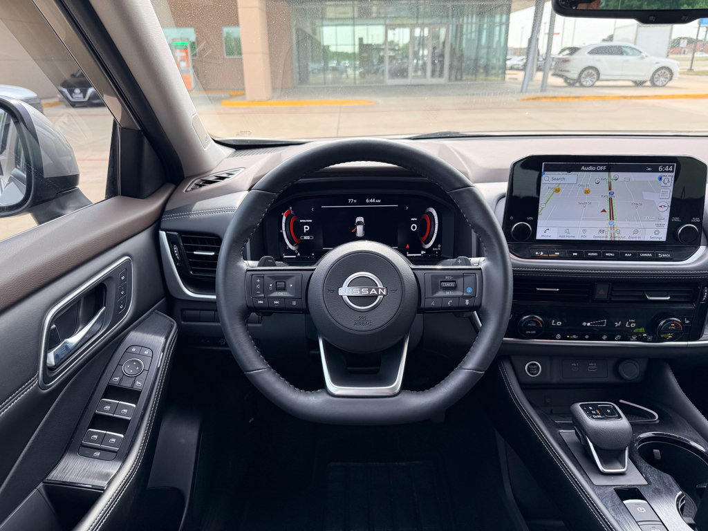 Used 2023 Nissan Rogue Platinum FWD image 14
