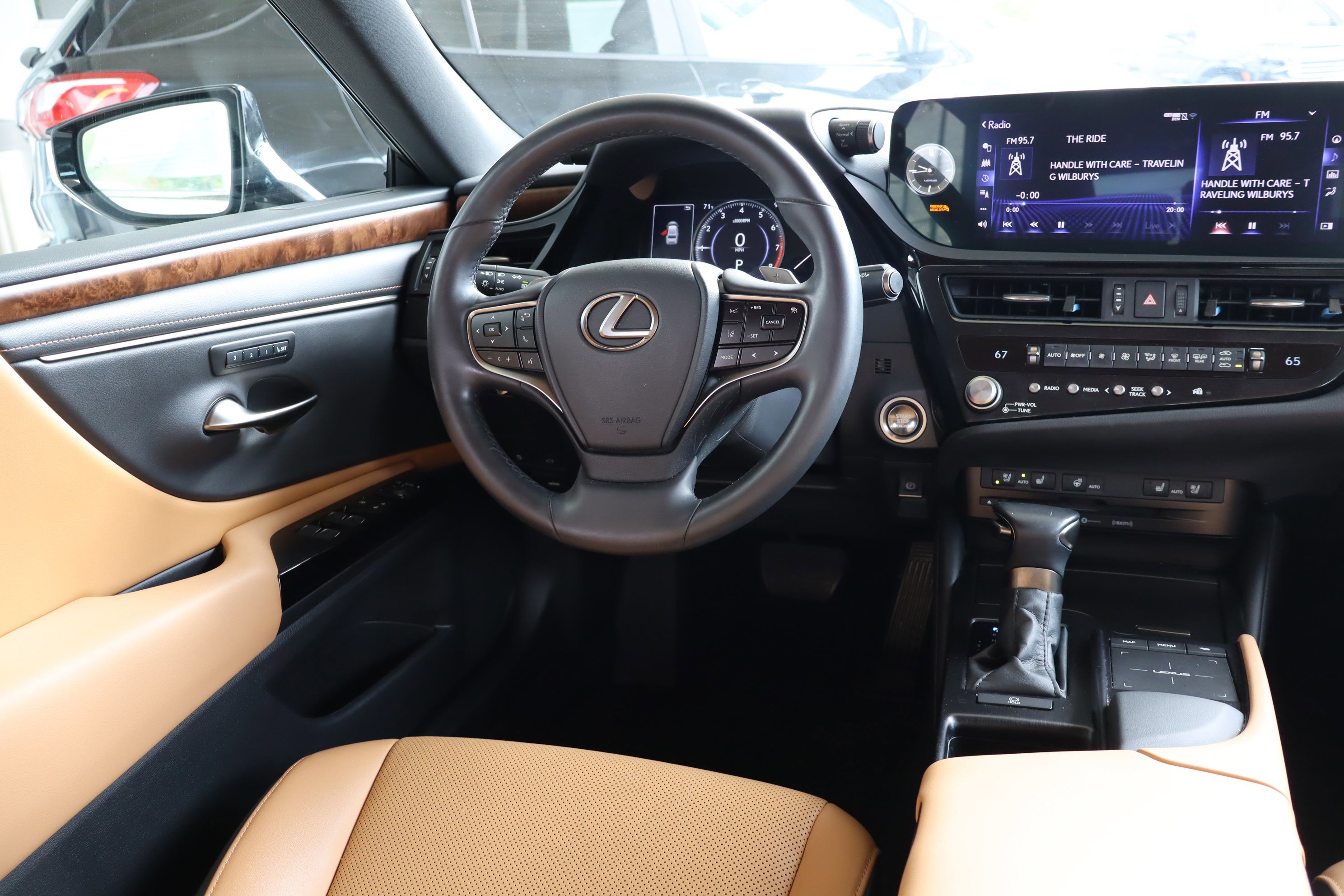 Used 2022 Lexus ES 350 w/ Premium Package image 10