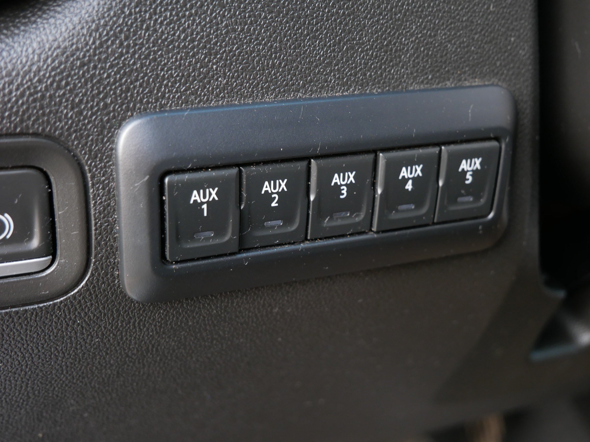 Used 2022 Chevrolet Silverado 3500 High Country w/ Safety Package II AWD/4WD image 25