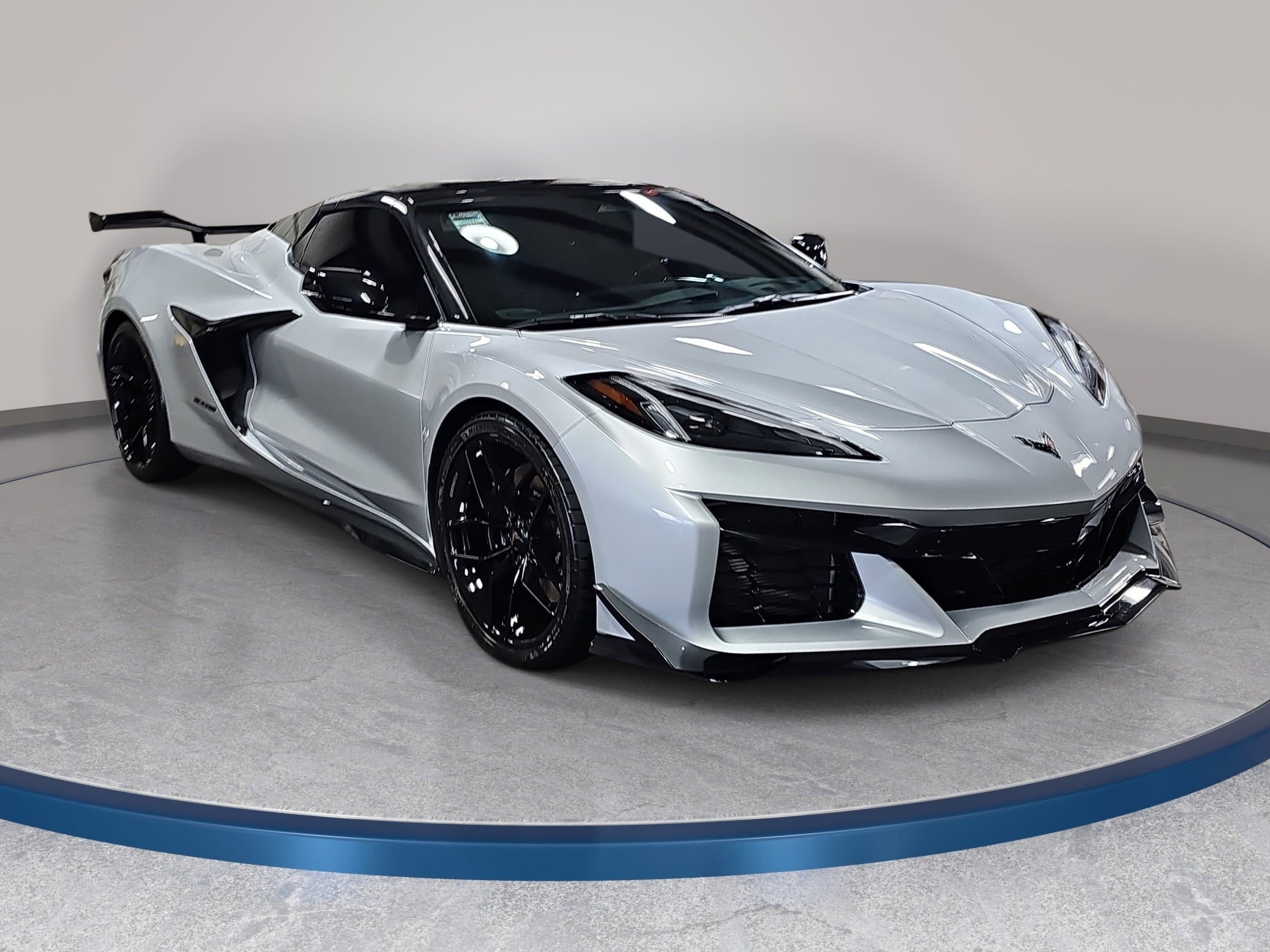 Used 2026 Chevrolet Corvette Z06 RWD image 3