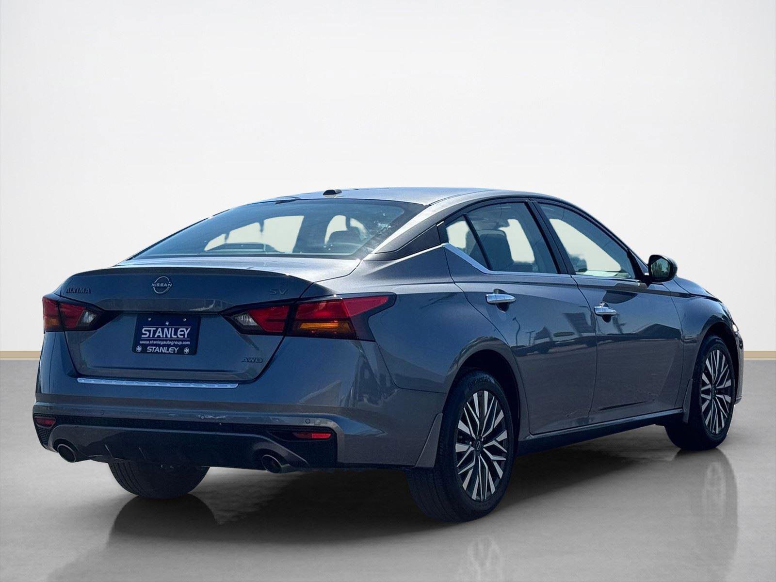 Used 2023 Nissan Altima 2.5 SV w/ SV Premium Package image 8