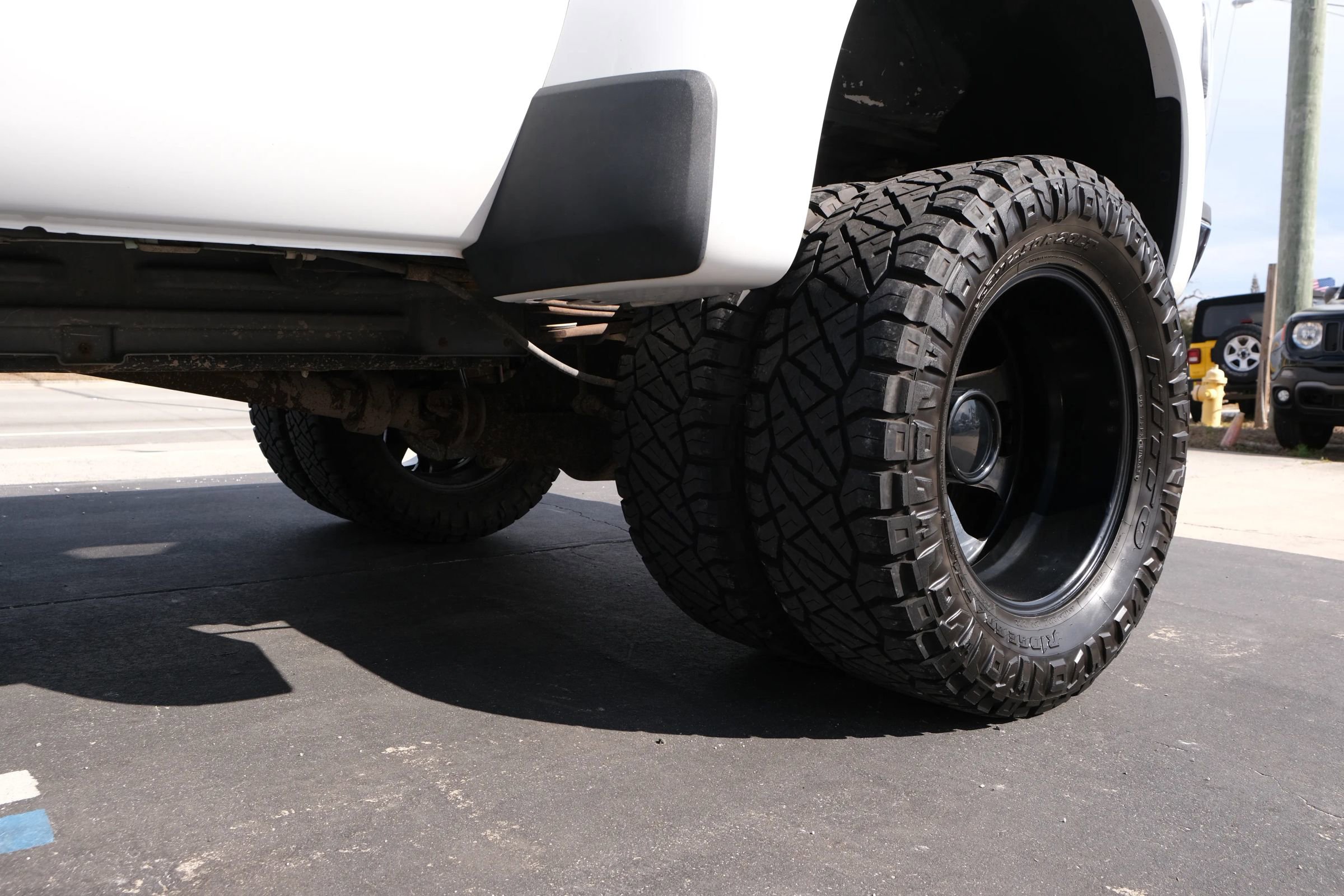 Used 2015 Ford F350 Lariat w/ Lariat Interior Package image 17