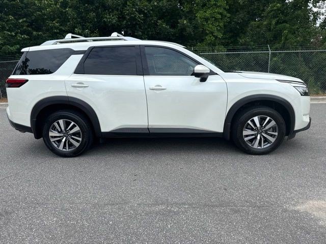 Used 2023 Nissan Pathfinder SL FWD image 12