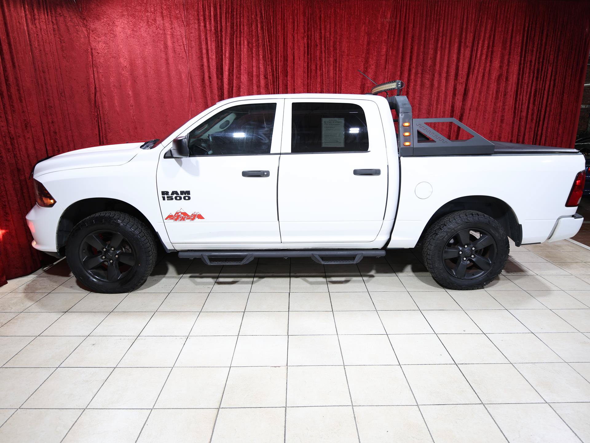 Used 2018 RAM 1500 Express w/ Express Value Package AWD/4WD image 4