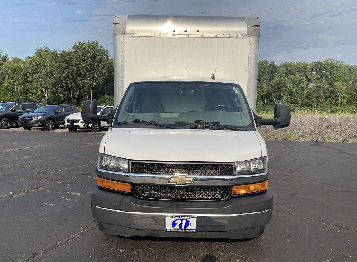 Used 2021 Chevrolet Express 4500 Extended w/ Power Convenience Package RWD image 8