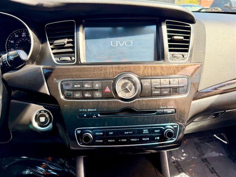 Used 2015 Kia Cadenza Premium FWD image 16