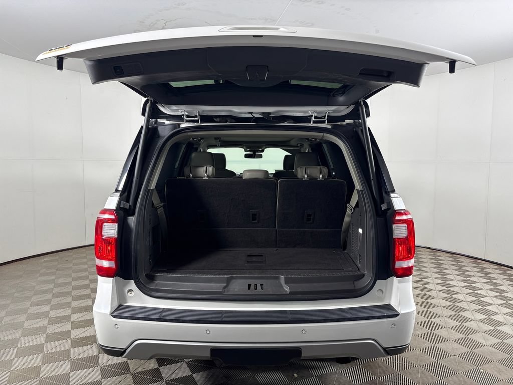 Used 2019 Ford Expedition XLT w/ Equipment Group 202A AWD/4WD image 25
