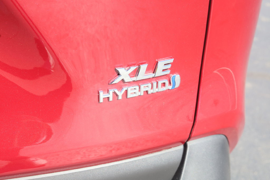 Certified 2024 Toyota RAV4 XLE w/ Convenience Package AWD/4WD image 33