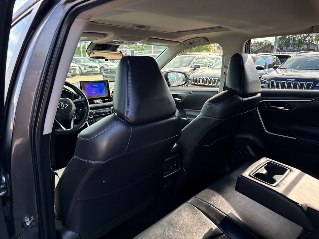 Used 2025 Toyota RAV4 XLE Premium w/ Weather Package AWD/4WD image 39