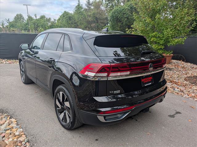 Certified 2024 Volkswagen Atlas Cross Sport SE w/ Panoramic Sunroof Package AWD/4WD image 3