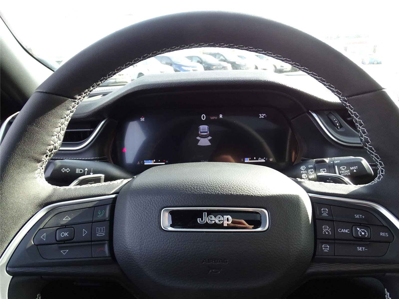 Used 2025 Jeep Grand Cherokee L Altitude image 37