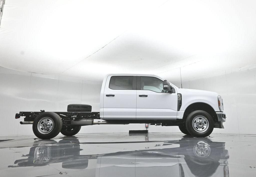 New 2026 Ford F350 XL w/ XL Chrome Package AWD/4WD image 43