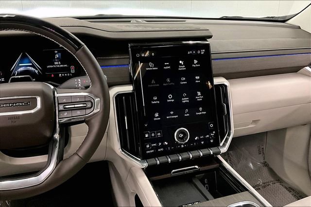 Used 2025 GMC Acadia Denali w/ Super Cruise Package image 7