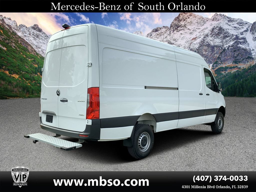 Used 2023 Mercedes-Benz Sprinter 2500 image 2