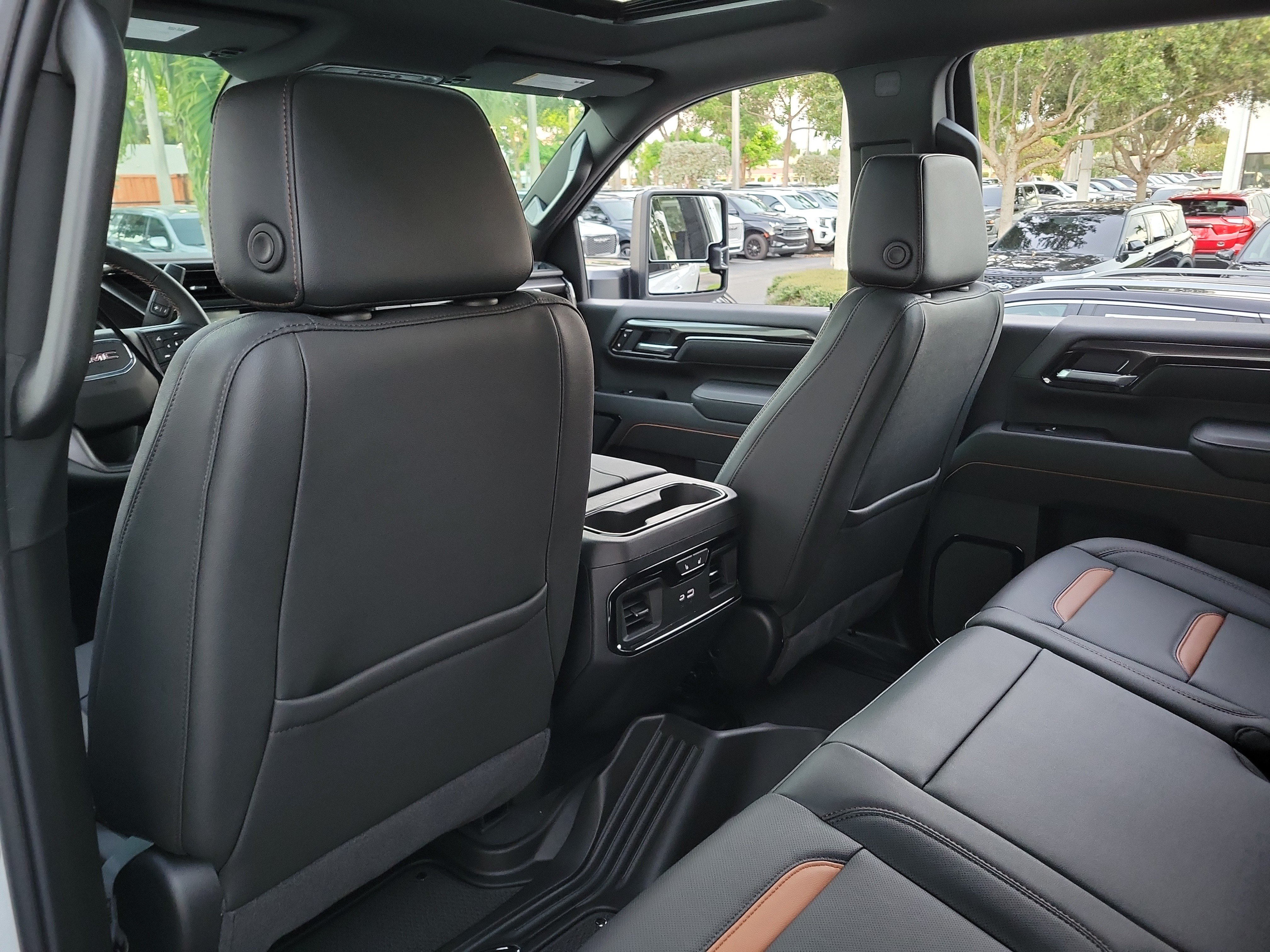 New 2026 GMC Sierra 2500 AT4 w/ AT4 Premium Plus Package AWD/4WD image 13