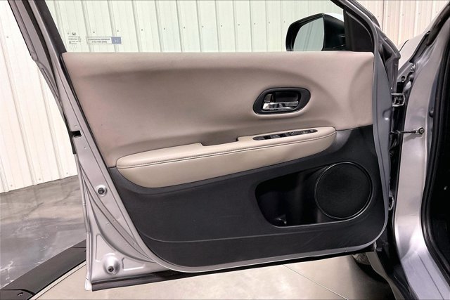 Used 2018 Honda HR-V LX image 23