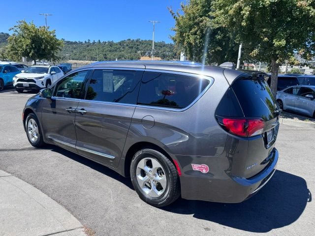 Used 2018 Chrysler Pacifica Limited w/ Advanced Safetytec Group FWD image 9