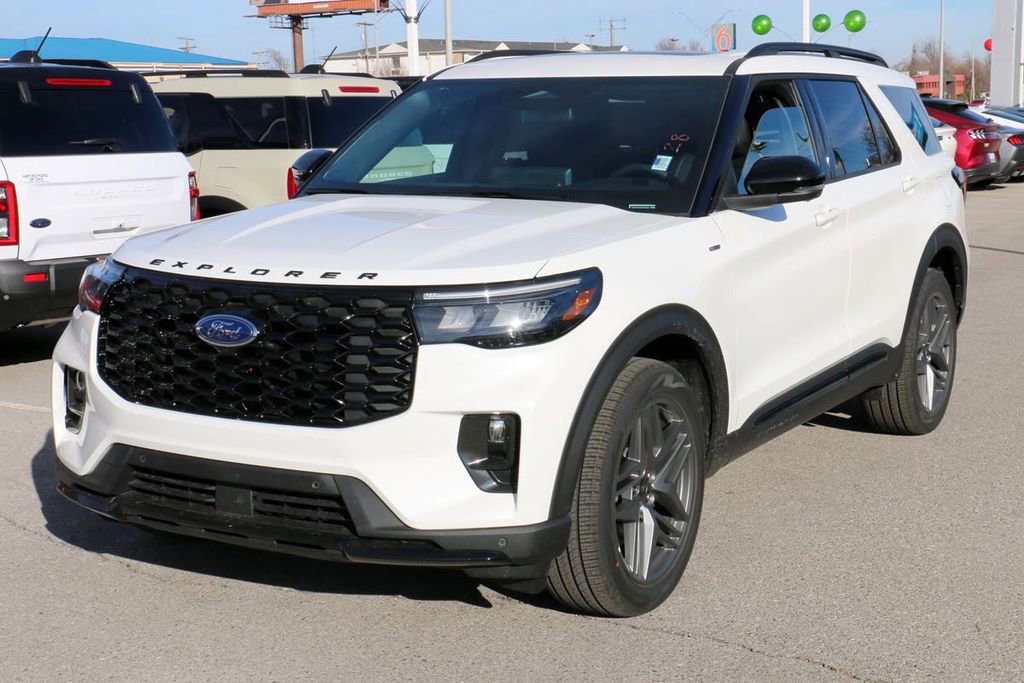 New 2026 Ford Explorer ST-Line w/ ST-Line Street Pack image 2