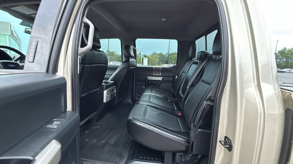 Used 2017 Ford F250 Lariat w/ Lariat Value Package AWD/4WD image 9
