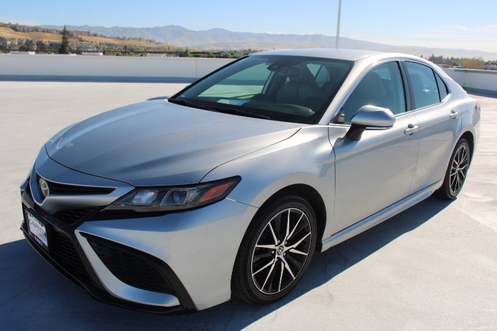 Used 2021 Toyota Camry SE image 6