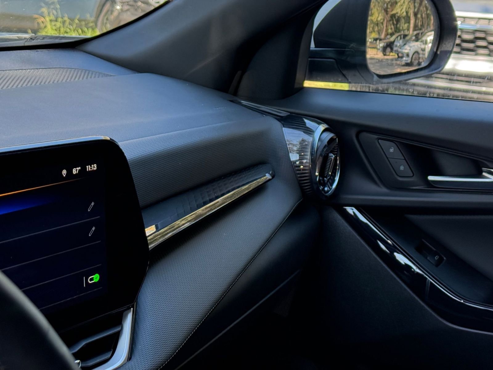 Used 2025 Chevrolet Equinox LT image 29