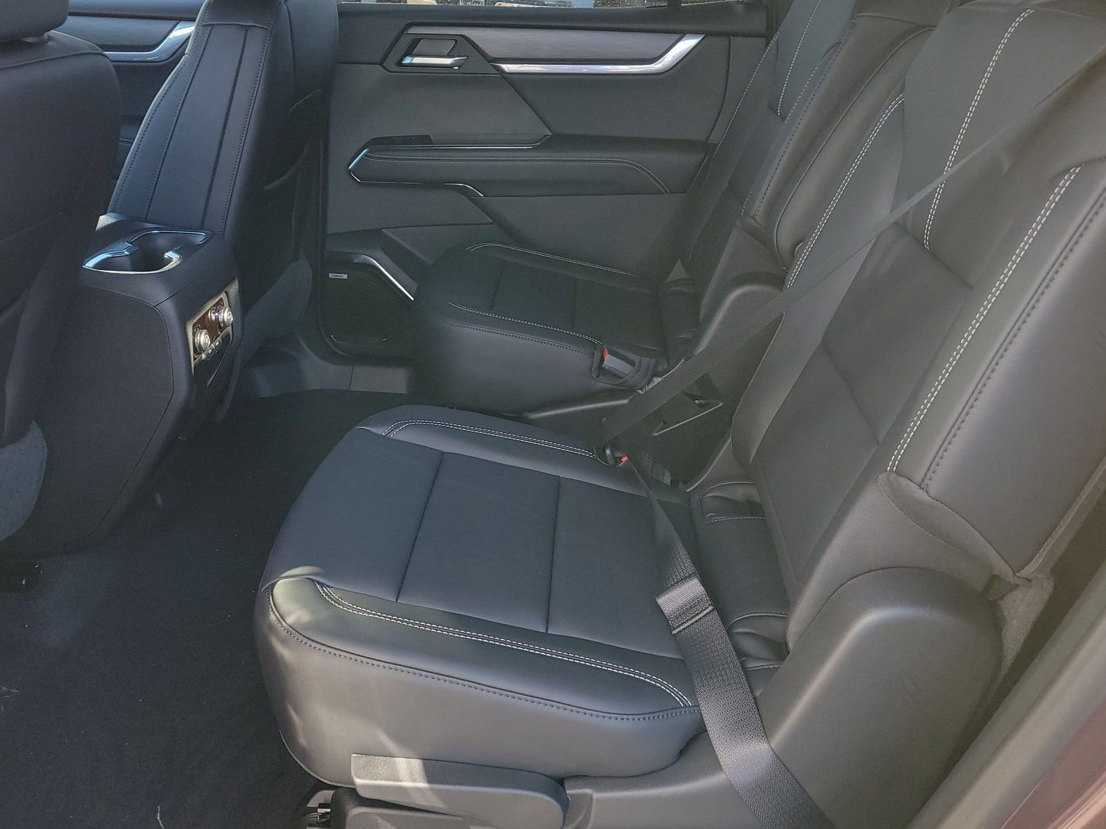 New 2026 GMC Acadia Elevation w/ Elevation Premium Package AWD/4WD image 7