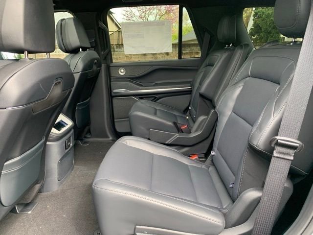 New 2026 Lincoln Navigator Reserve w/ Jet Appearance Package AWD/4WD image 17