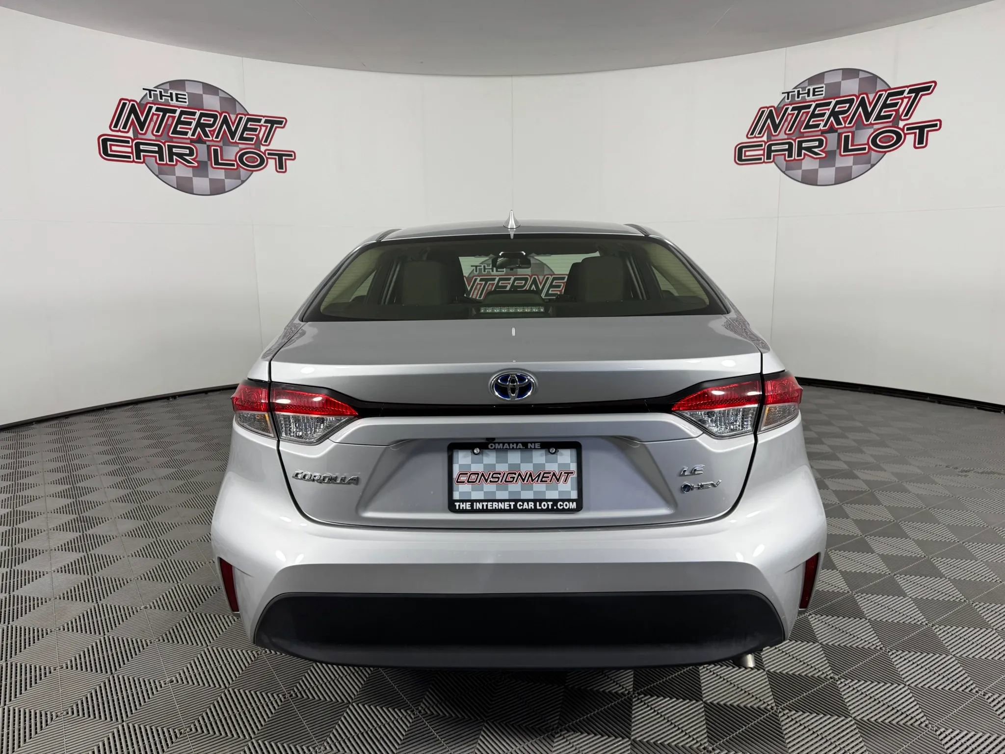 Used 2025 Toyota Corolla LE FWD image 6