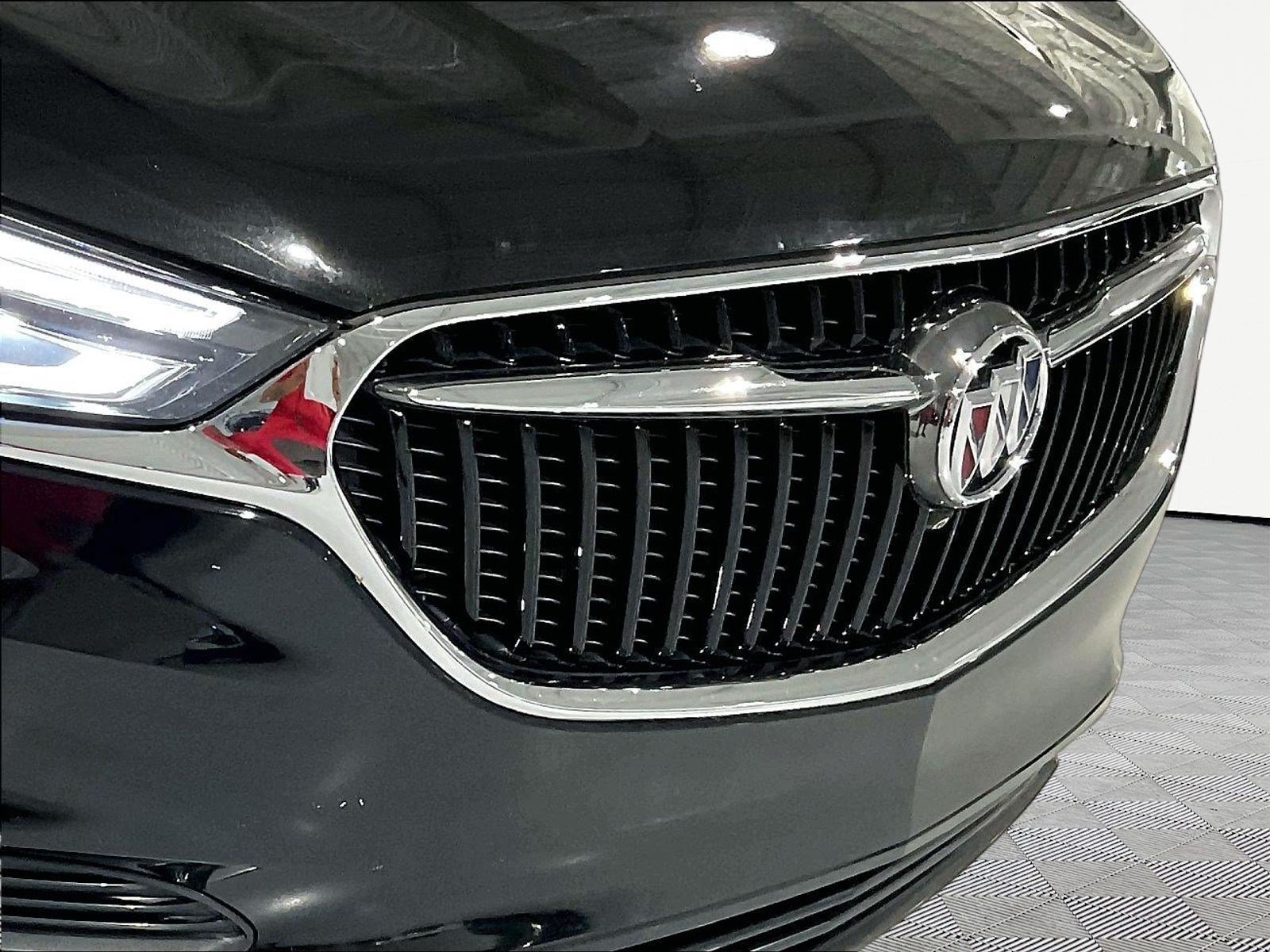 Used 2020 Buick Enclave Essence w/ Sound and Sites Package FWD image 33