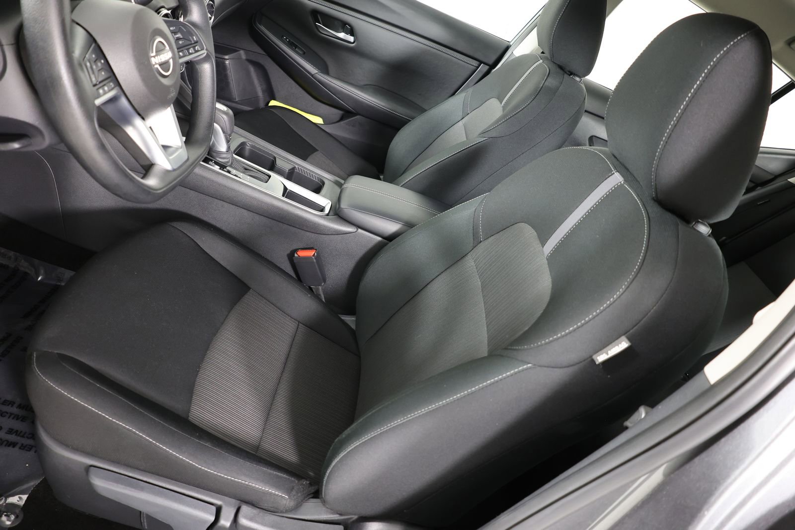 Used 2025 Nissan Sentra SV FWD image 8