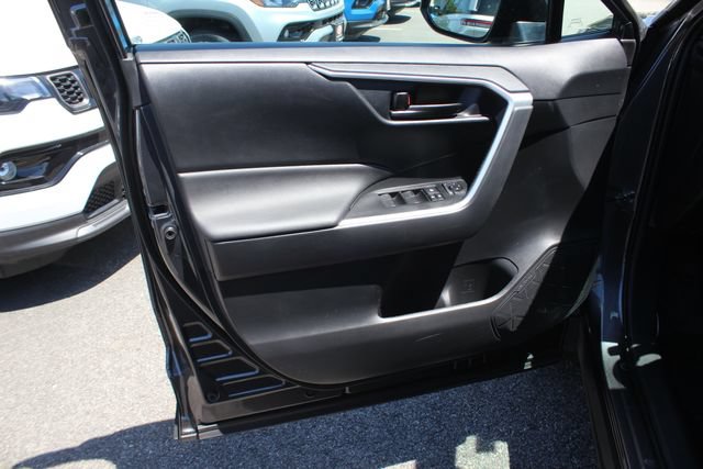 Used 2024 Toyota RAV4 LE AWD/4WD image 19