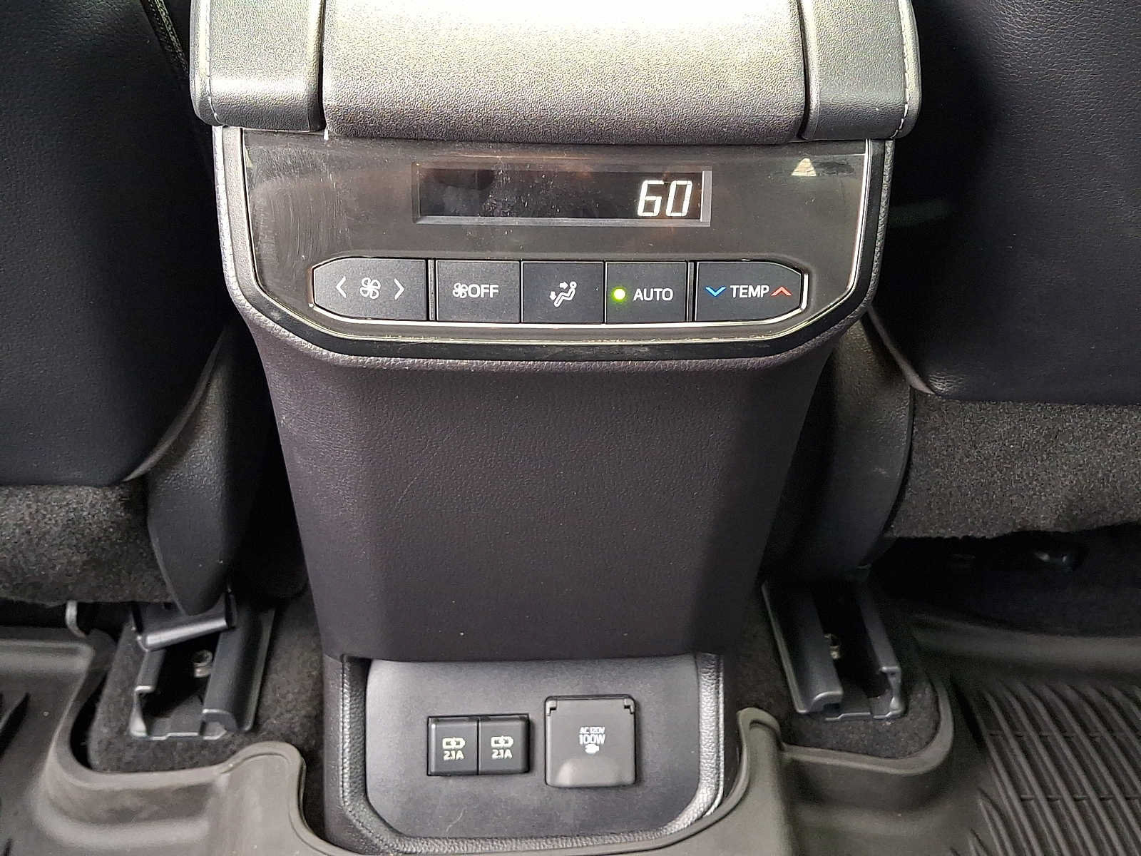 Used 2021 Toyota Highlander Limited AWD/4WD image 12