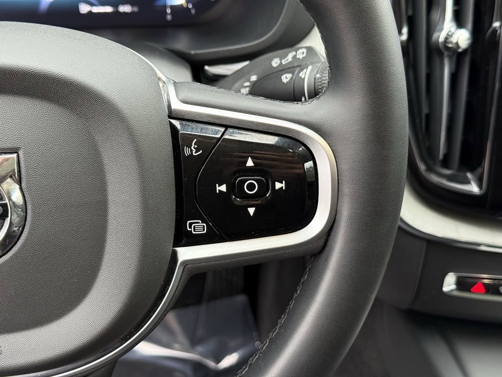 Certified 2025 Volvo XC60 B5 Plus image 20
