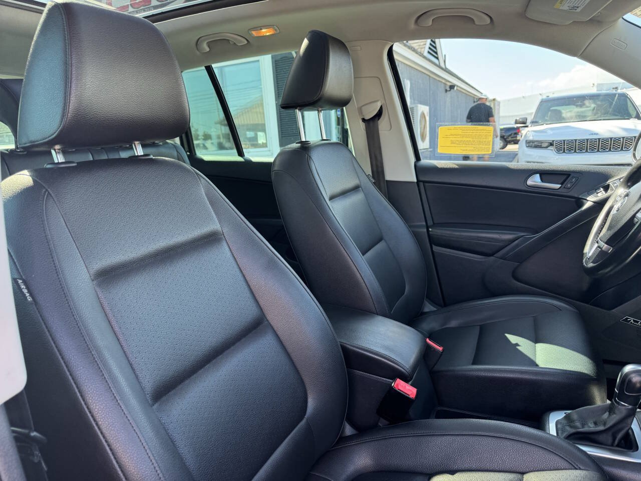 Used 2014 Volkswagen Tiguan SEL AWD/4WD image 37