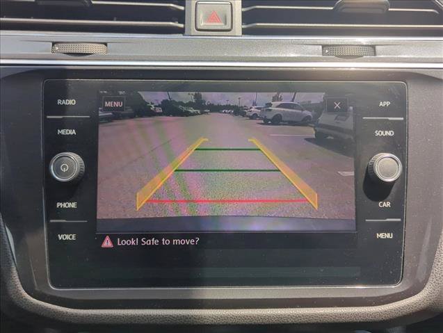 Used 2018 Volkswagen Tiguan SE FWD image 14