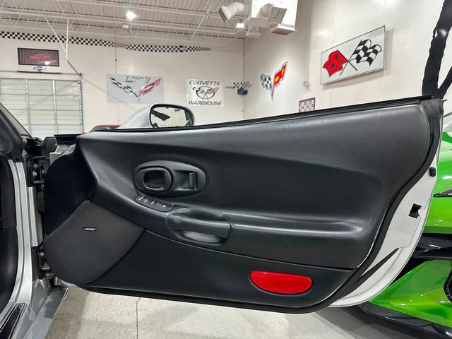 Used 2002 Chevrolet Corvette Z06 w/ Memory Pkg RWD image 17