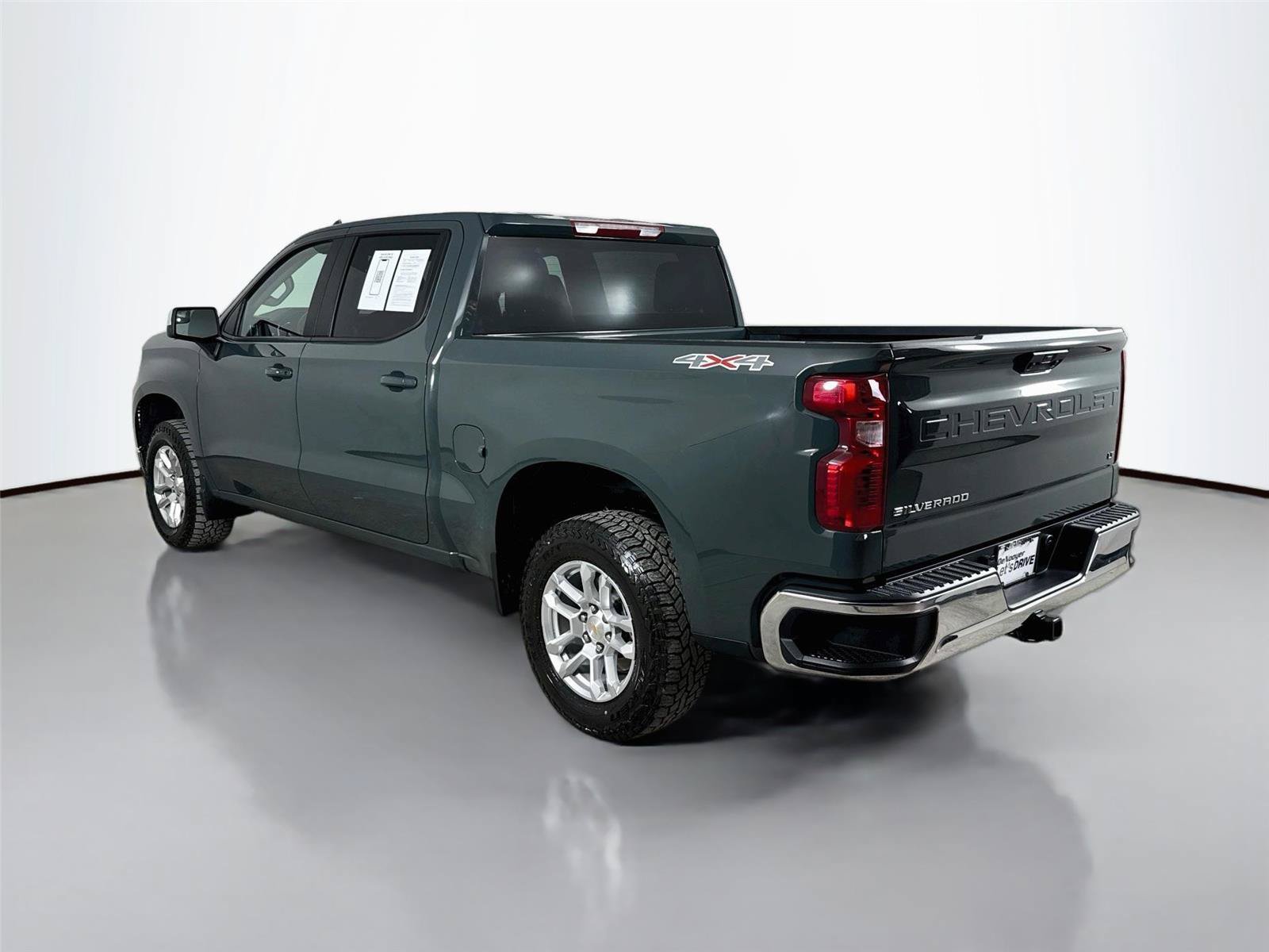 Used 2025 Chevrolet Silverado 1500 LT AWD/4WD image 7