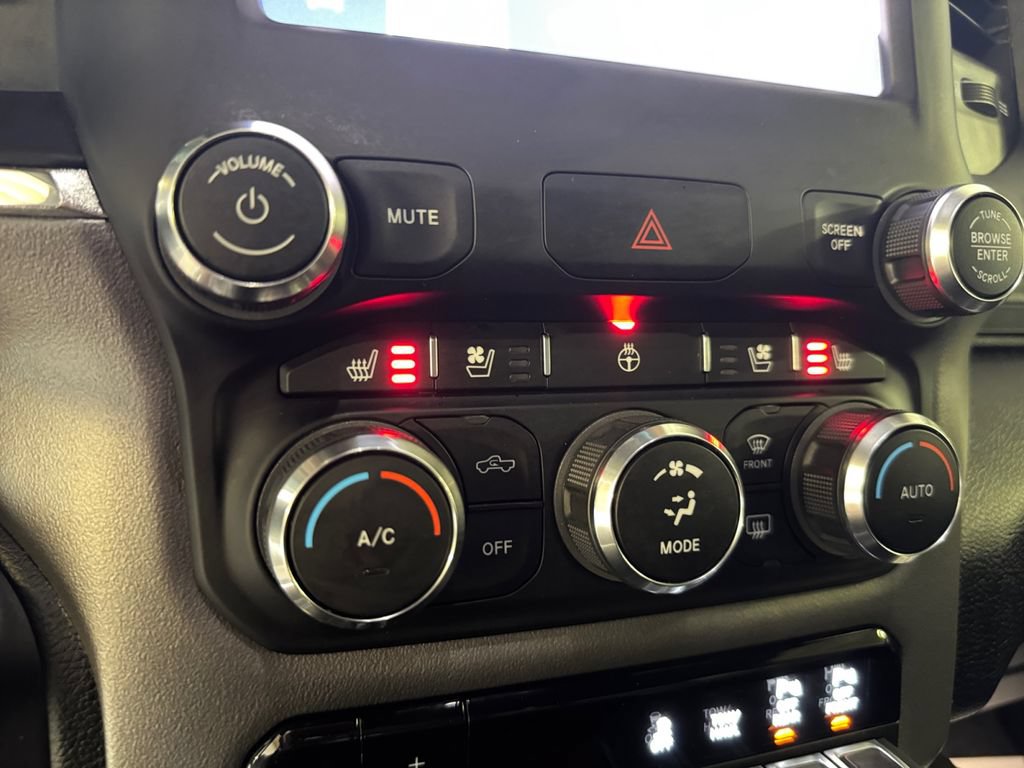 Used 2022 RAM 2500 Laramie AWD/4WD image 30
