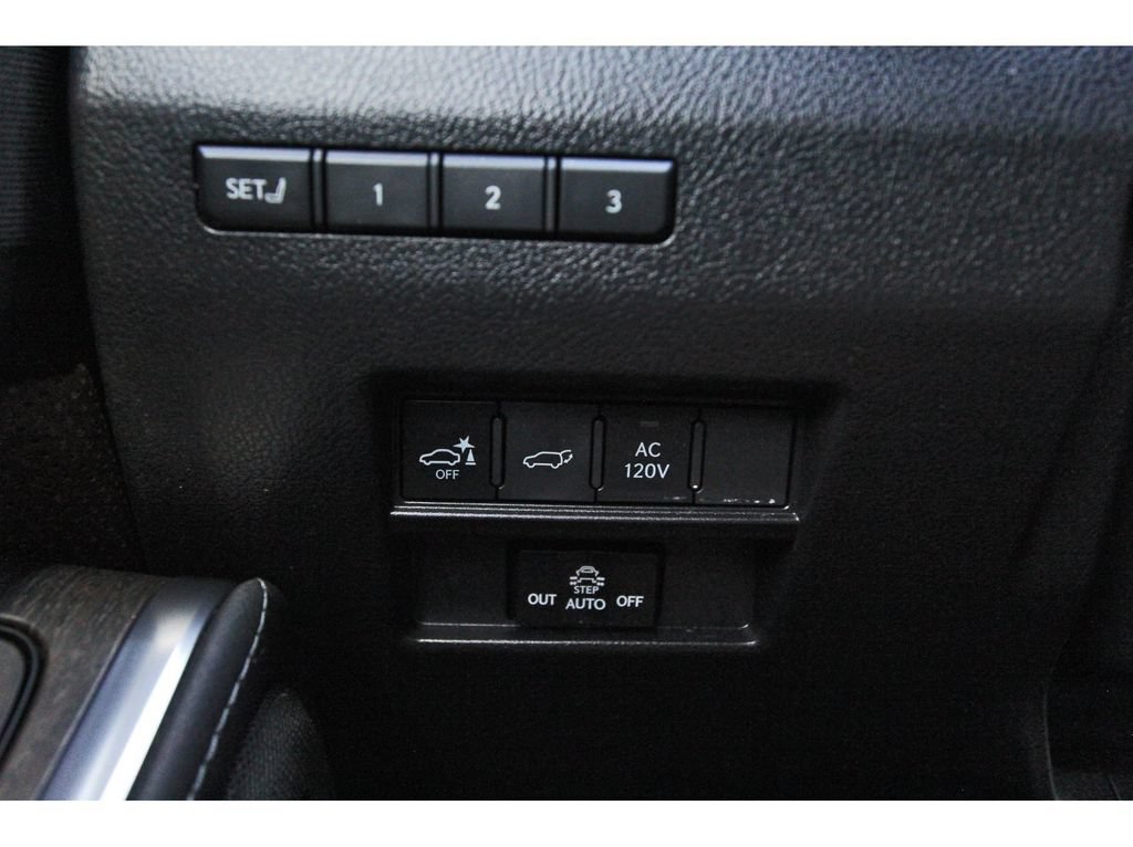 Used 2025 Lexus GX 550 w/ Accessory Package (2T) AWD/4WD image 20