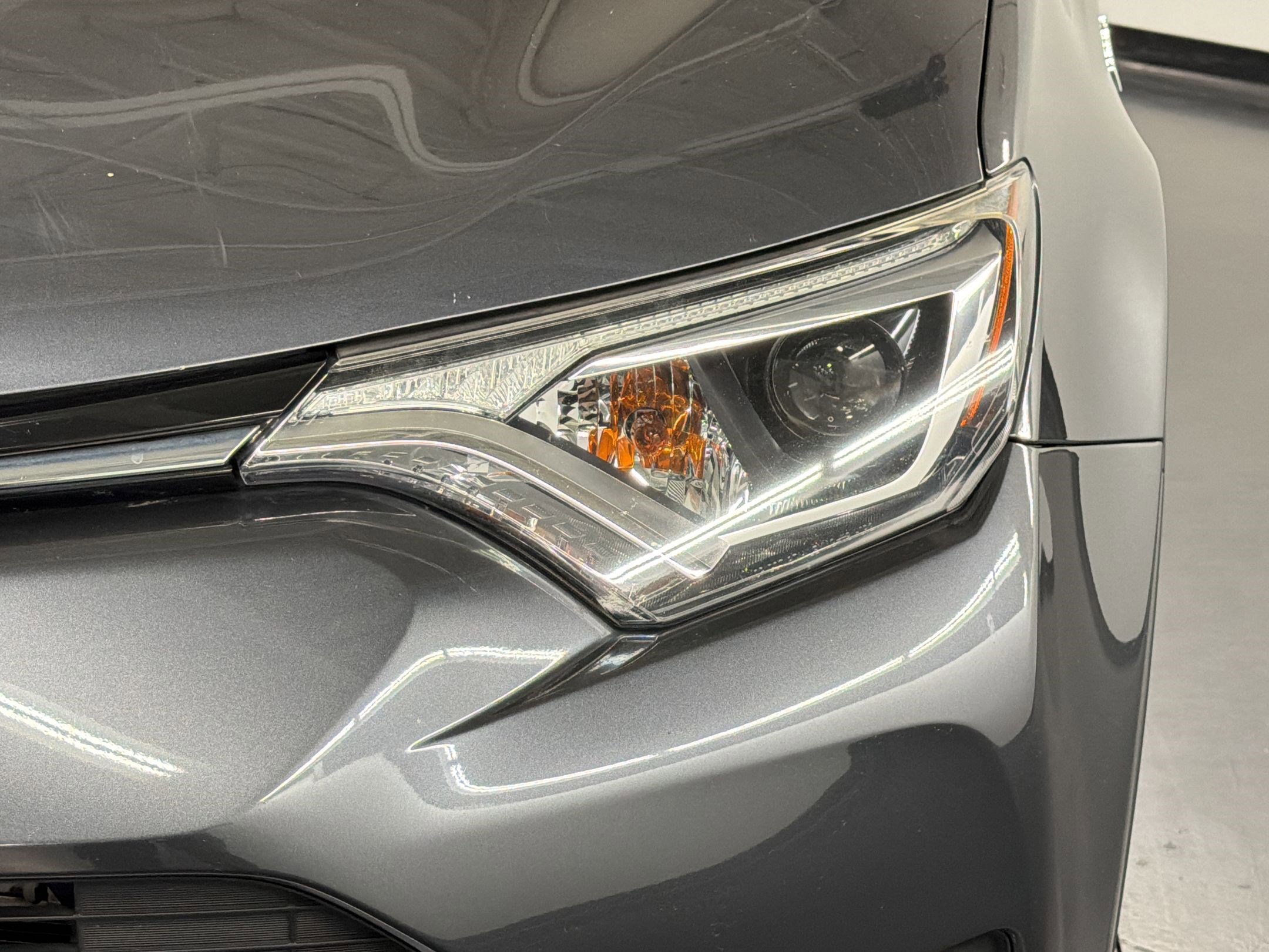 Used 2017 Toyota RAV4 XLE w/ Convenience Package AWD/4WD image 11