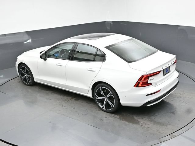 Used 2025 Volvo S60 B5 Plus FWD image 45