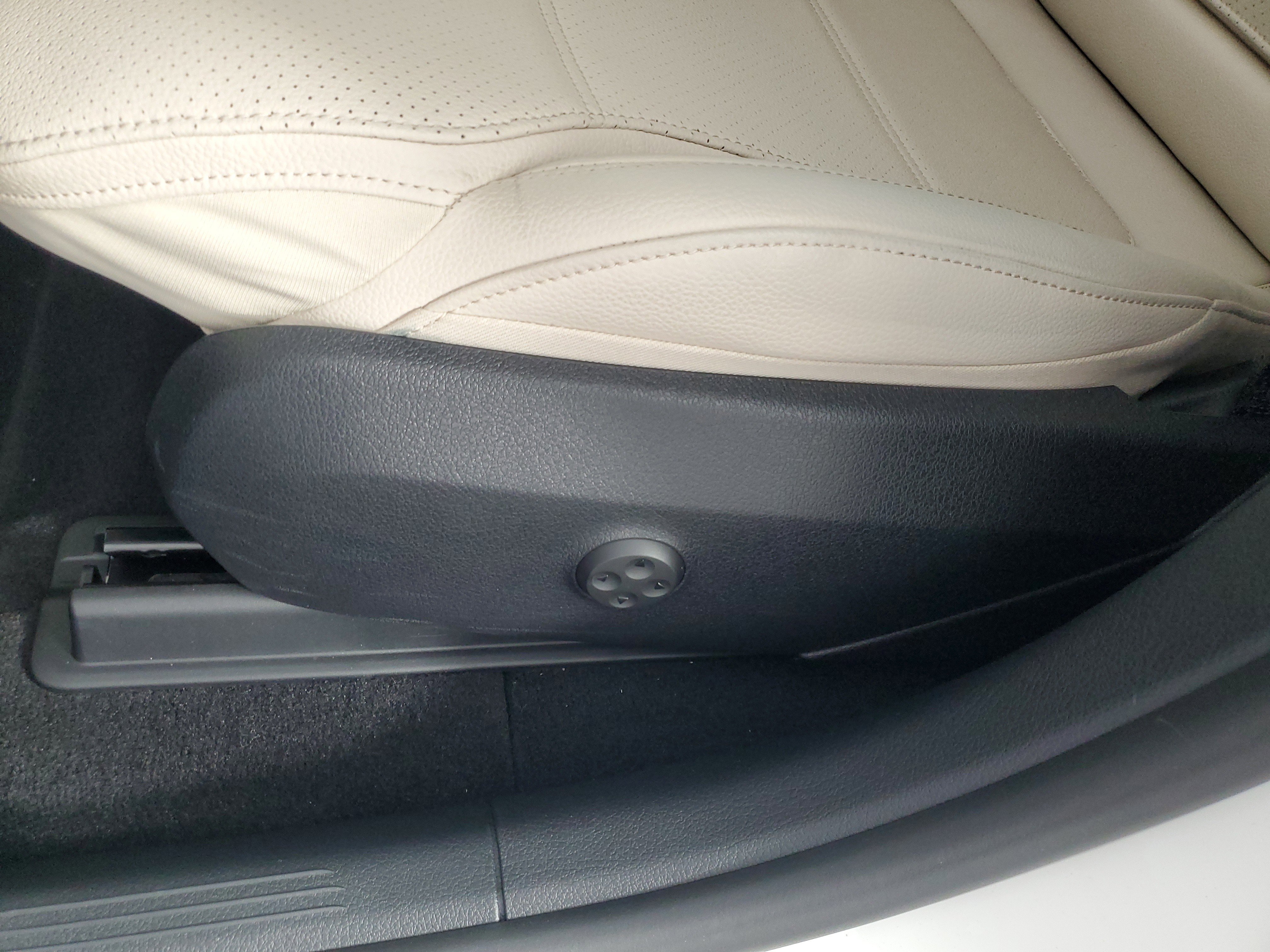 Used 2023 Mercedes-Benz GLC 300 image 29