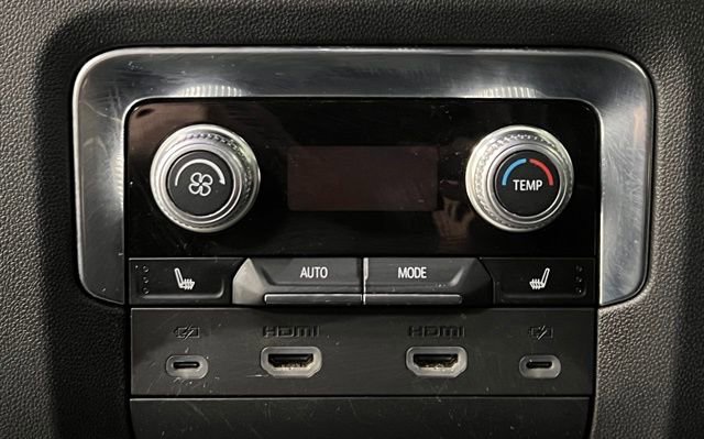 Used 2023 GMC Yukon XL Denali Ultimate image 49