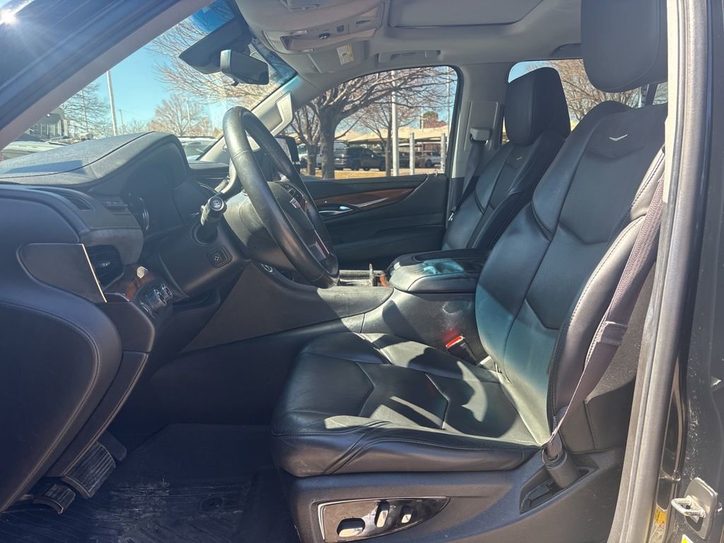Used 2017 Cadillac Escalade Luxury image 10