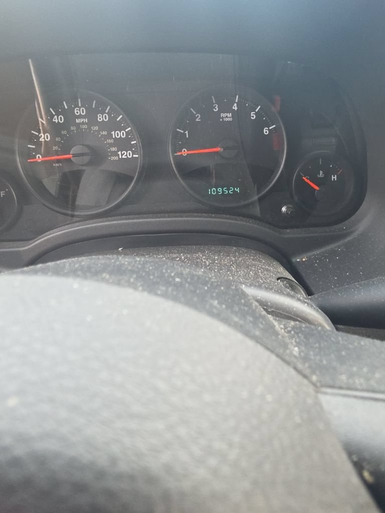 Used 2011 Jeep Compass Latitude AWD/4WD image 7