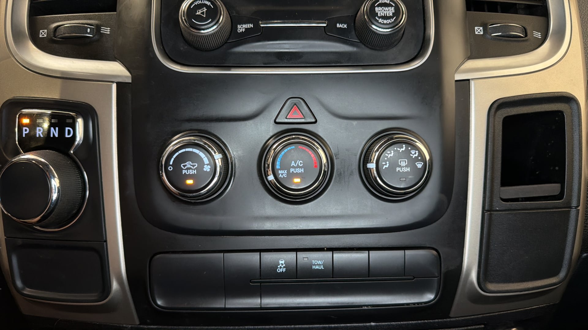Used 2014 RAM 1500 Classic SLT RWD image 28
